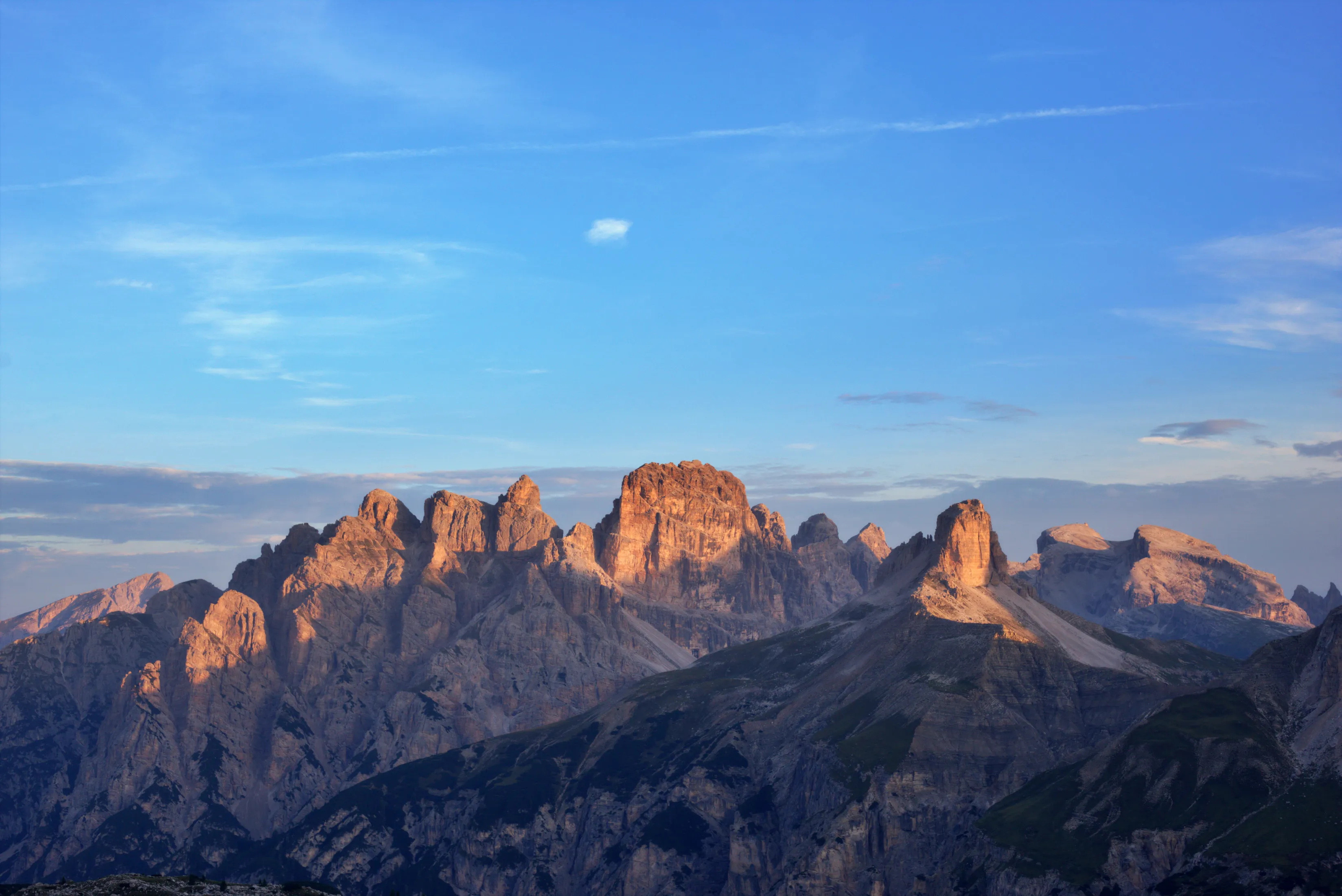 Seceda w Dolomitach - panorama górskich szczytów