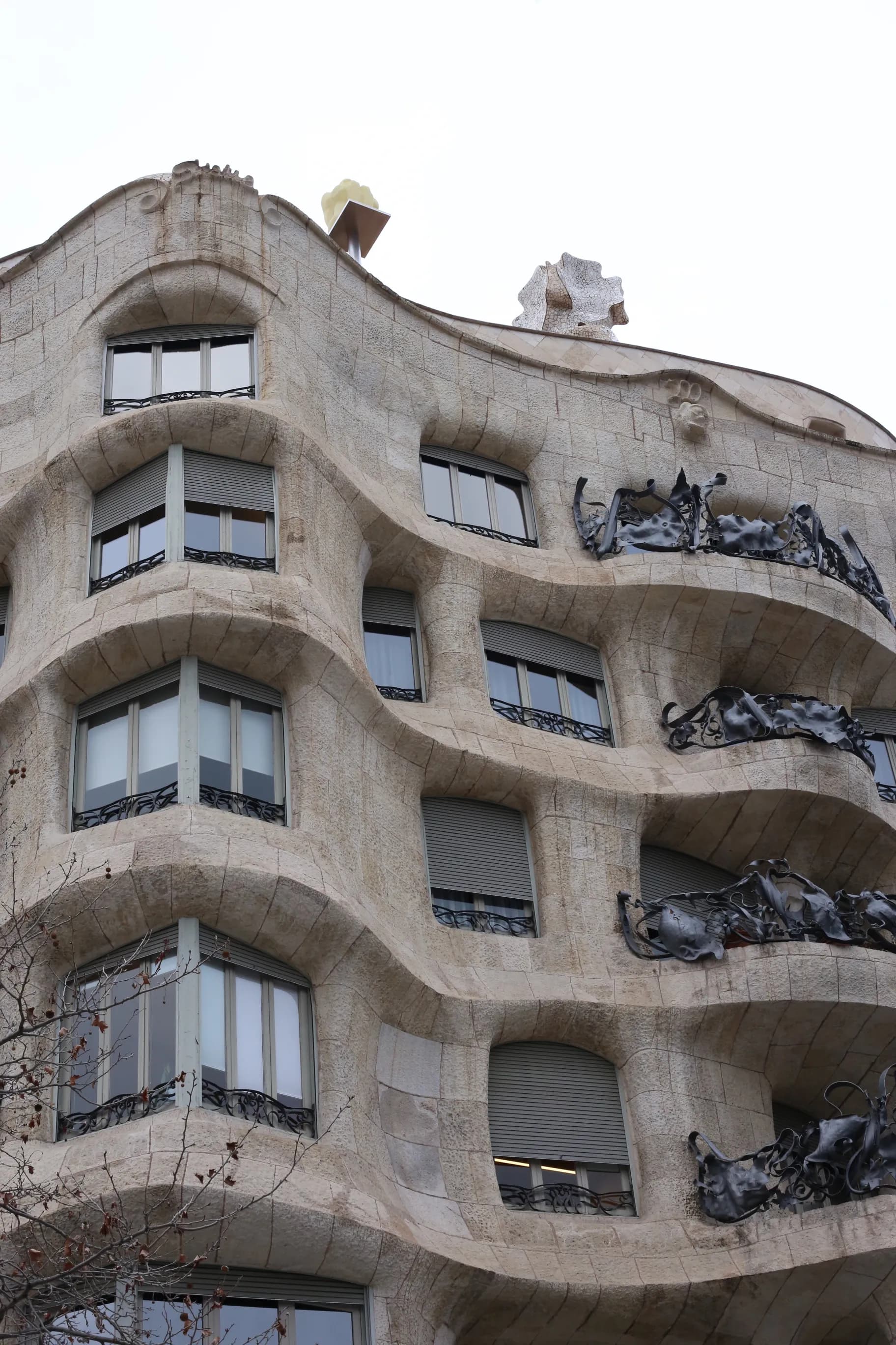 casa mila la pedrera gaudi barcelona
