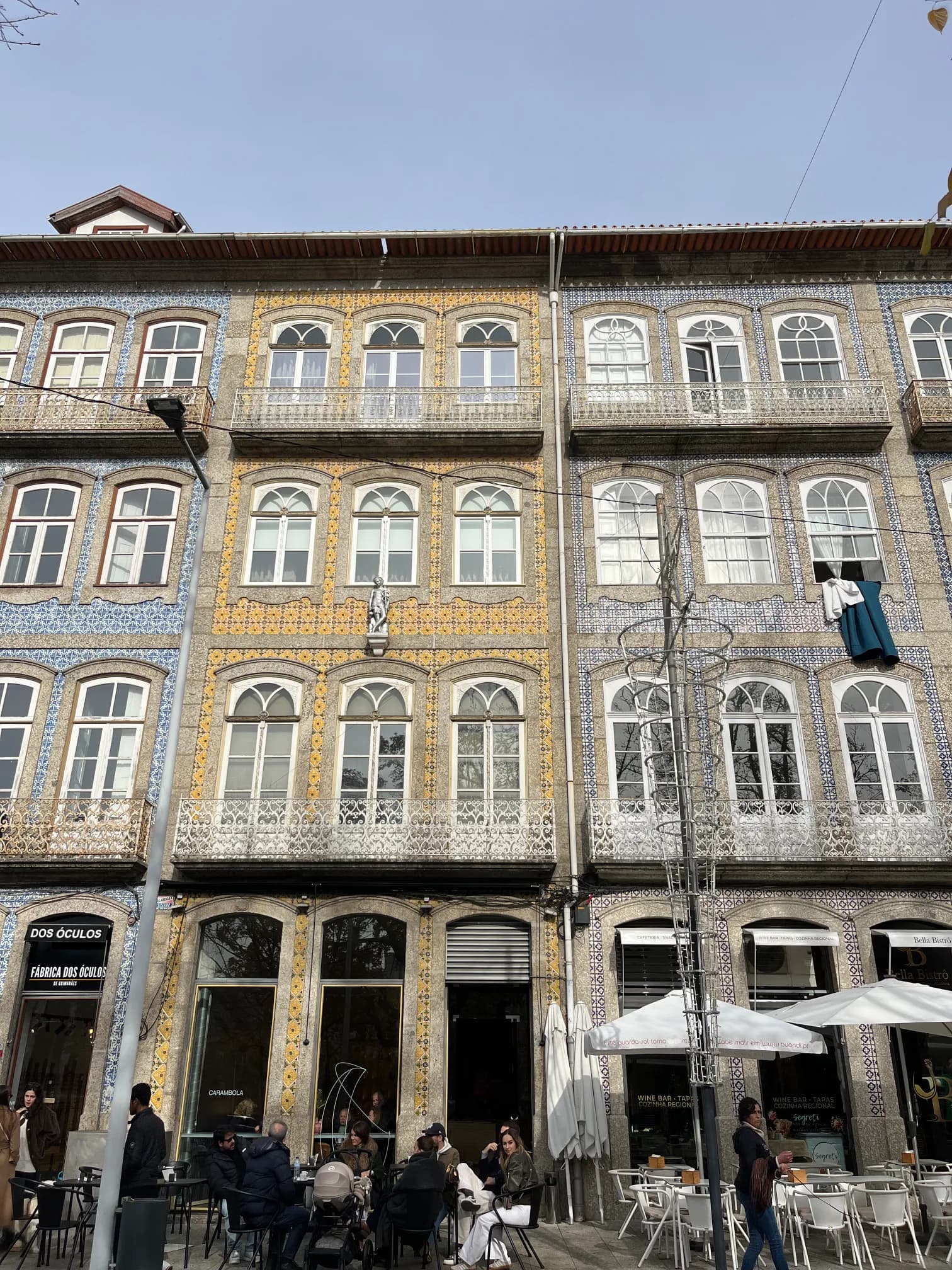 Tradycyjny budynek w centrum Guimarães