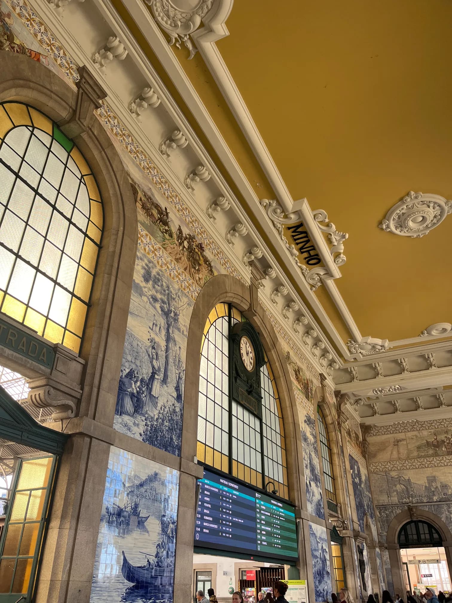 Azulejos tiles on São Bento station wall