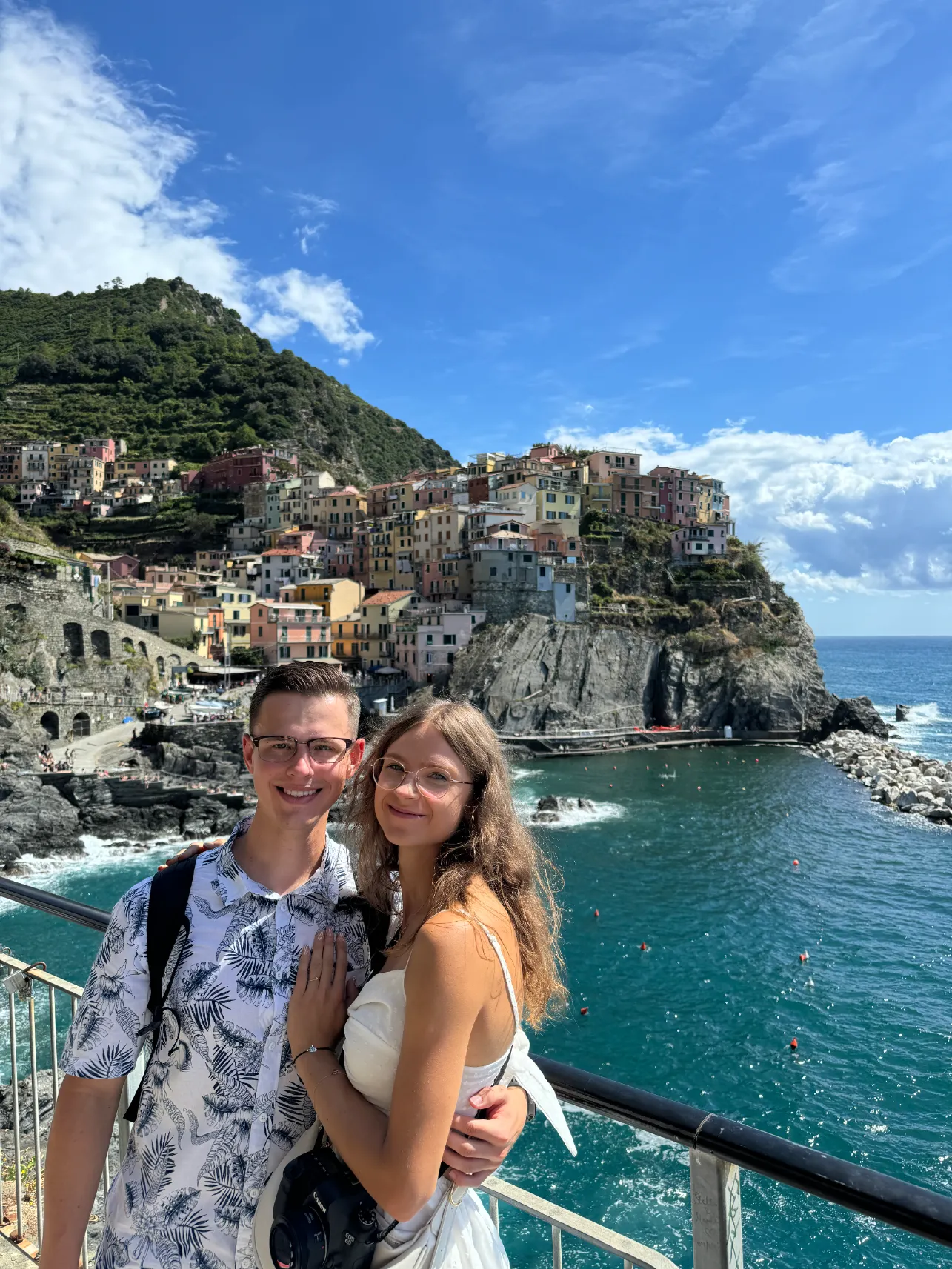 Kobieta i mężczyzna w Cinque Terre