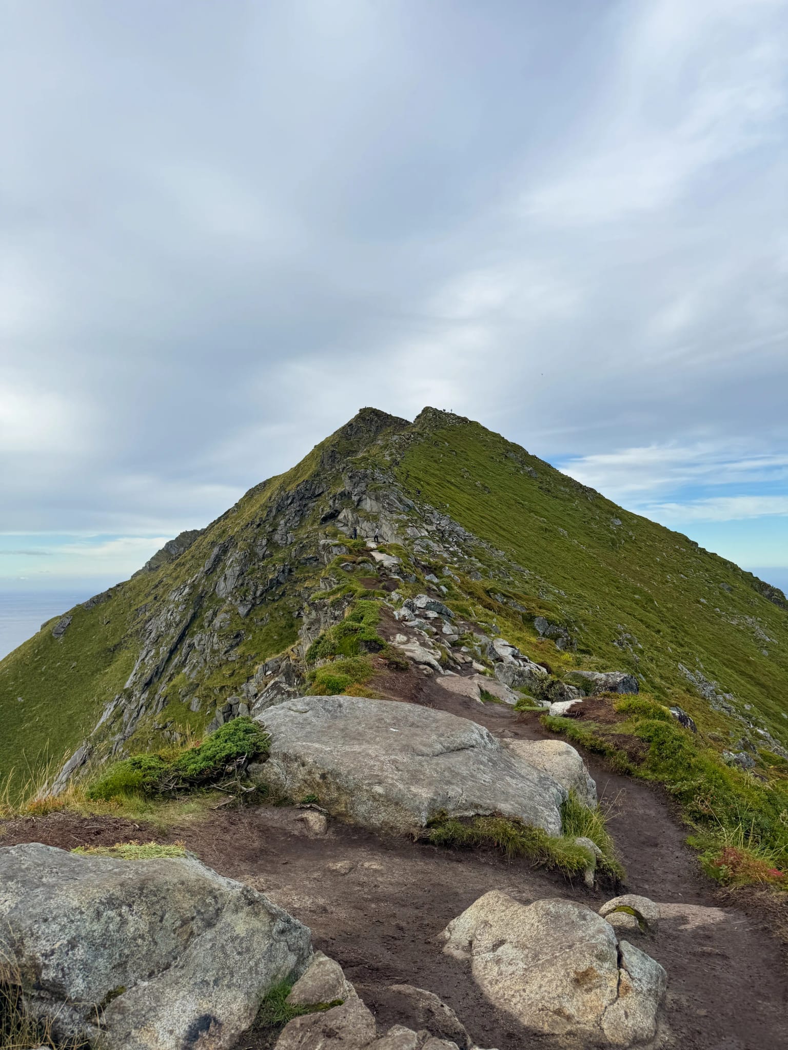 Path to Mannen summit