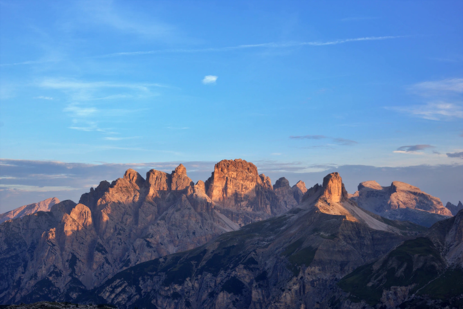 Seceda w Dolomitach - panorama górskich szczytów